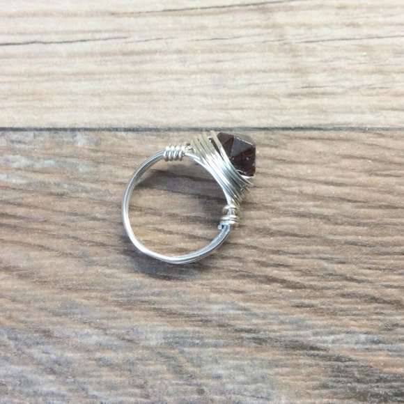 Garnet ring, Sterling Silver, January birthstone, Red gemstone ring - Picture 3 of 6